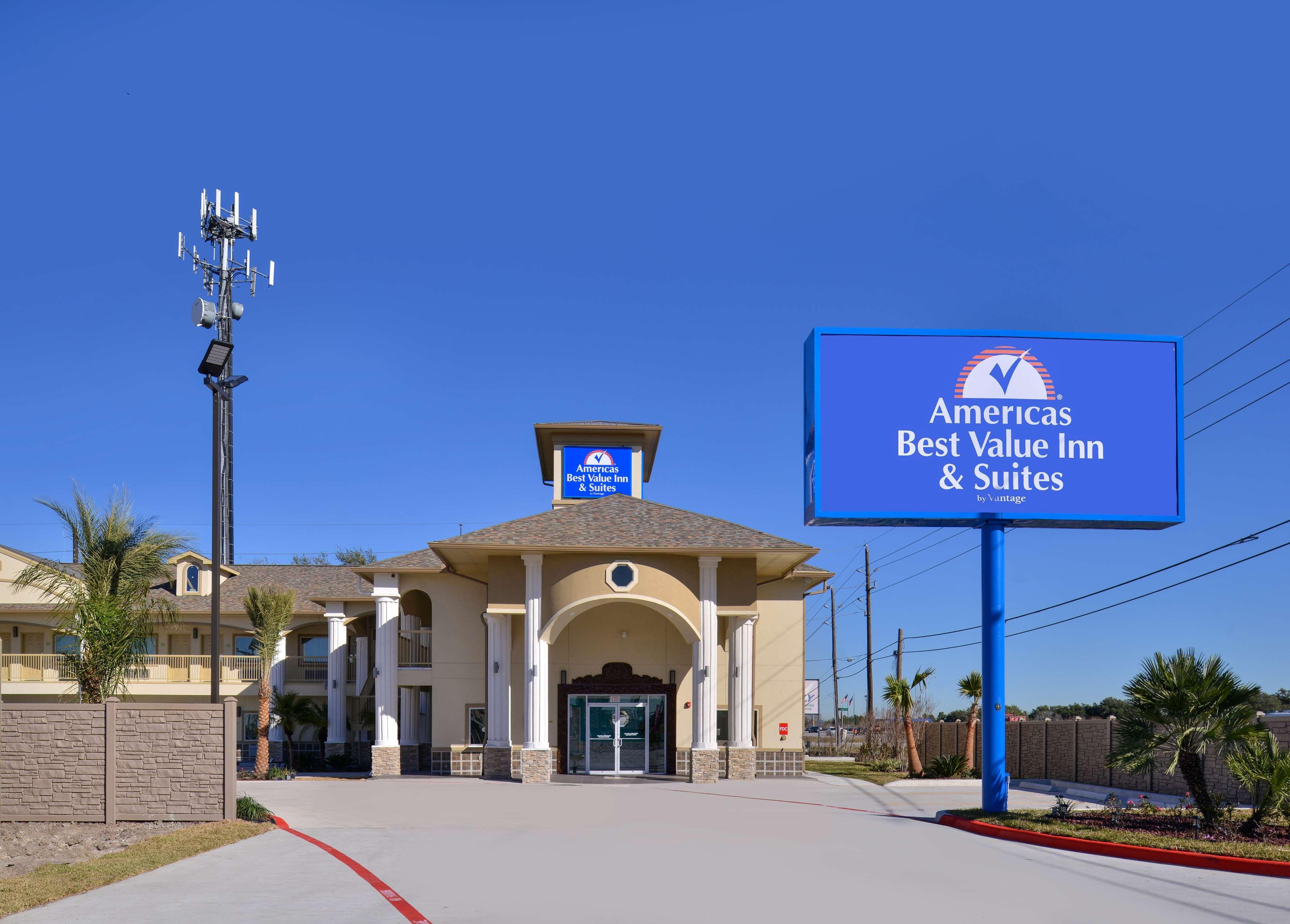 Americas Best Value Inn & Suites - Houston/Hwy 6 & Westpark Mission Bend Exterior photo