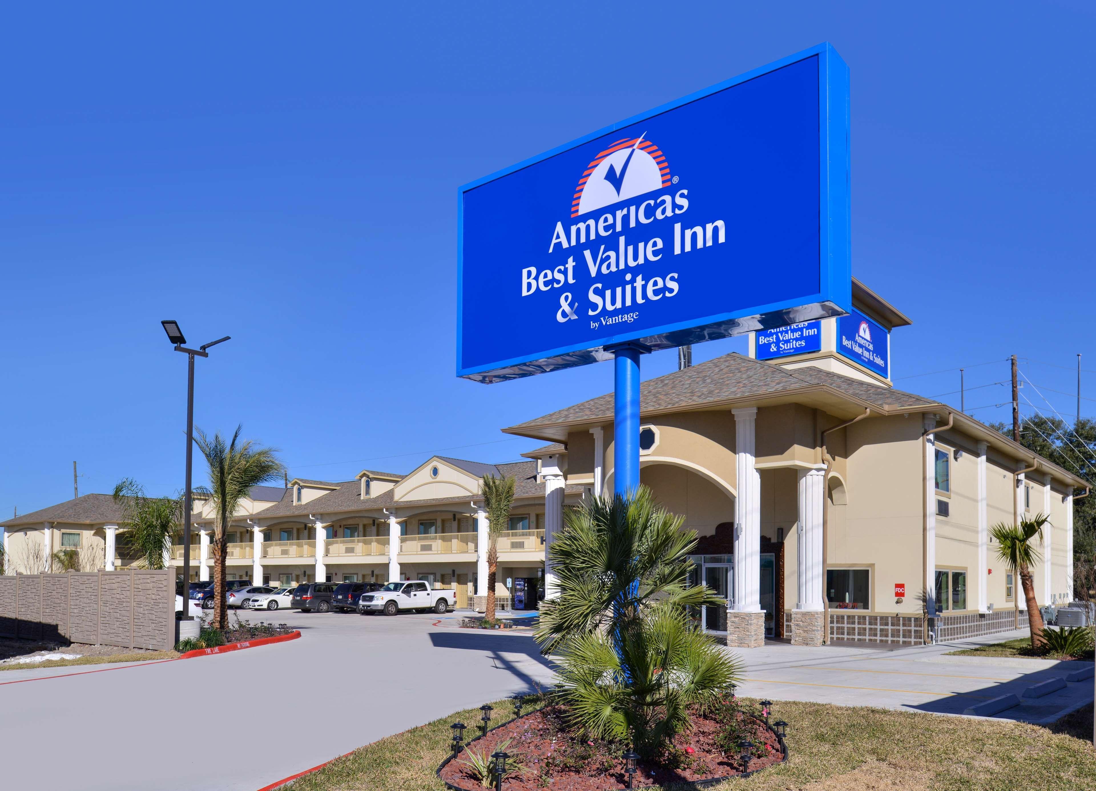 Americas Best Value Inn & Suites - Houston/Hwy 6 & Westpark Mission Bend Exterior photo
